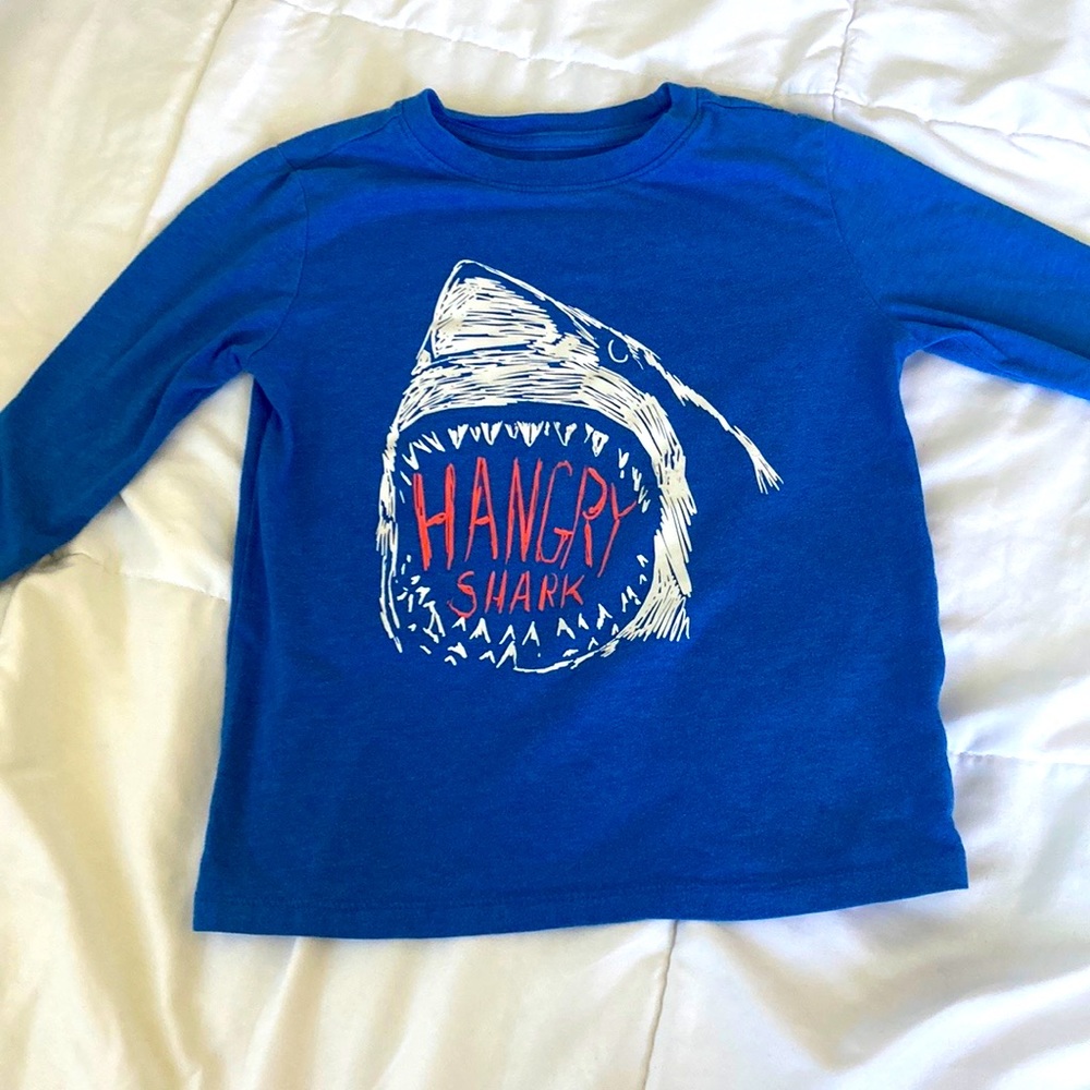 Cat & Jack Hangry shark 🦈 shirt 💙